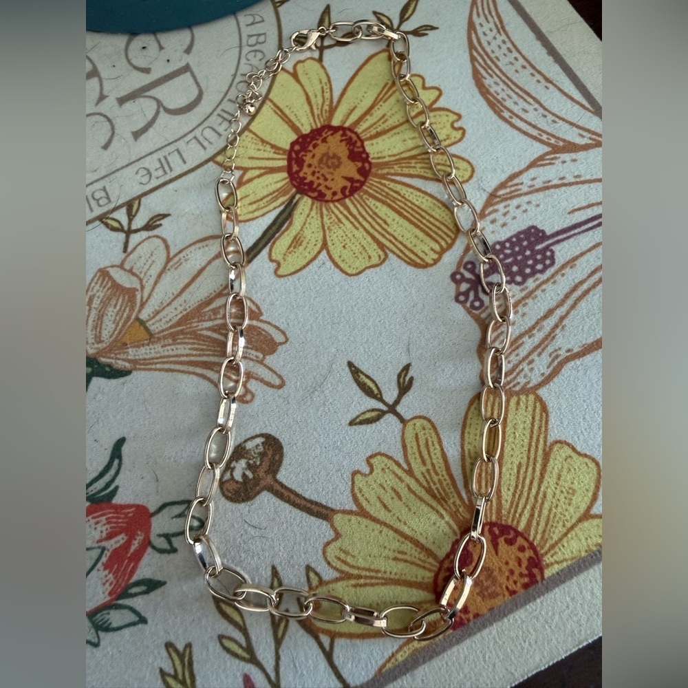 Gold Links Chain Necklace​​